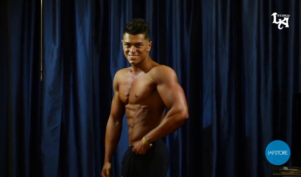 Ciro Lezzi Pumping antes de salir al palco del Nord Italia IFBB 2016