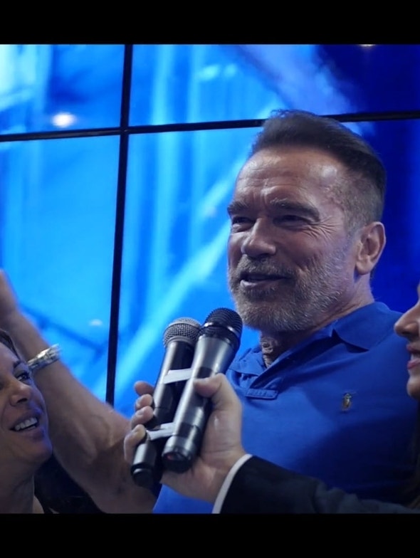 Arnold Schwarzenegger en el stand de Yamamoto Nutrition en la Arnold Classic Europe 2016