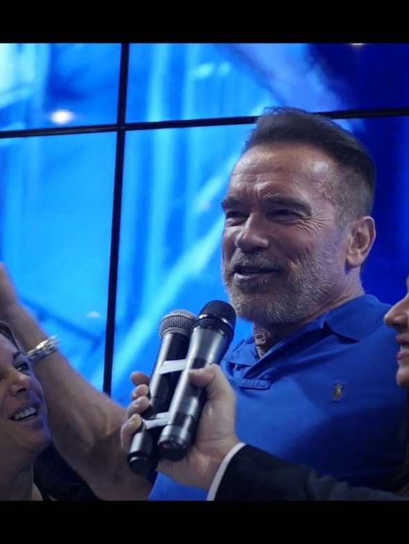 Arnold Schwarzenegger en el stand de Yamamoto Nutrition en la Arnold Classic Europe 2016