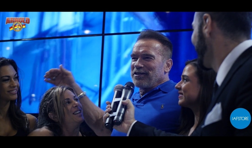 Arnold Schwarzenegger en el stand de Yamamoto Nutrition en la Arnold Classic Europe 2016